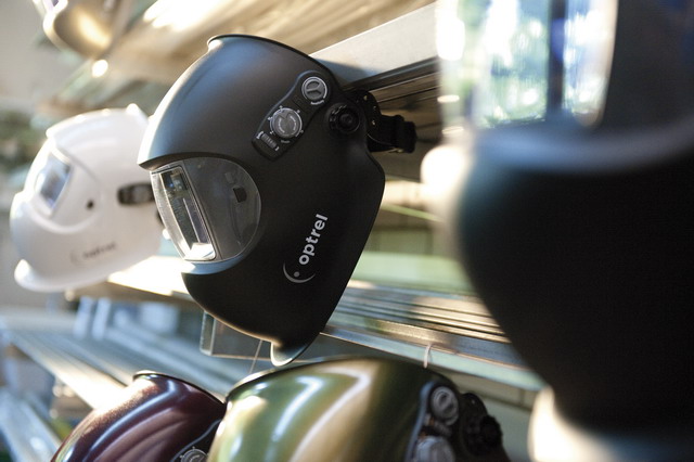 Samozatmívací kukla Optrel e650 Černá