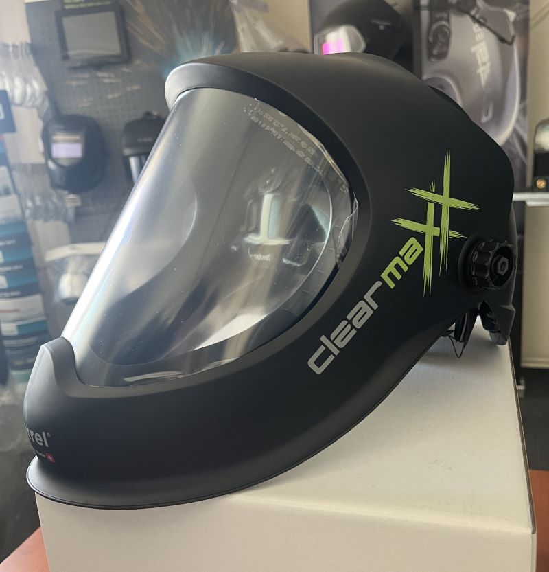 Brusný štít Optrel ClearMaxx s Isofit křížem a přilbou